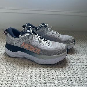 Hoka One One Women’s Bondi 7 in navy, gray, and salmon.